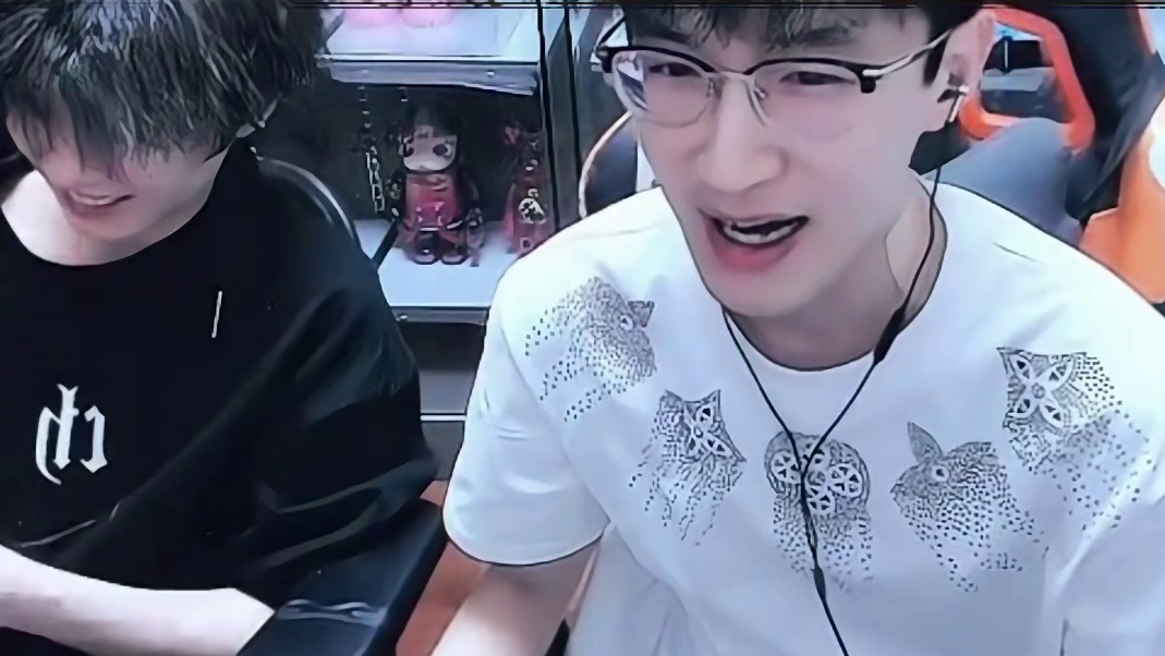 蔡哥摊上事了？！ #逆水寒黄金服 #我浮夸真的要强 #浮夸666