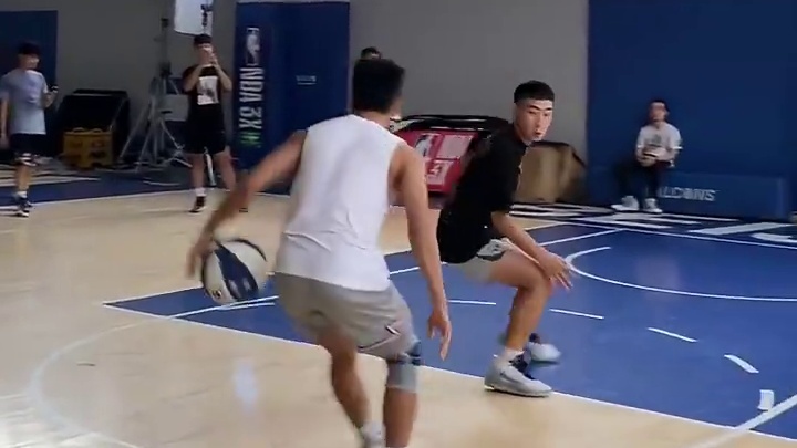 他队友认为我是网红剪辑选手但是他不信特地找我打