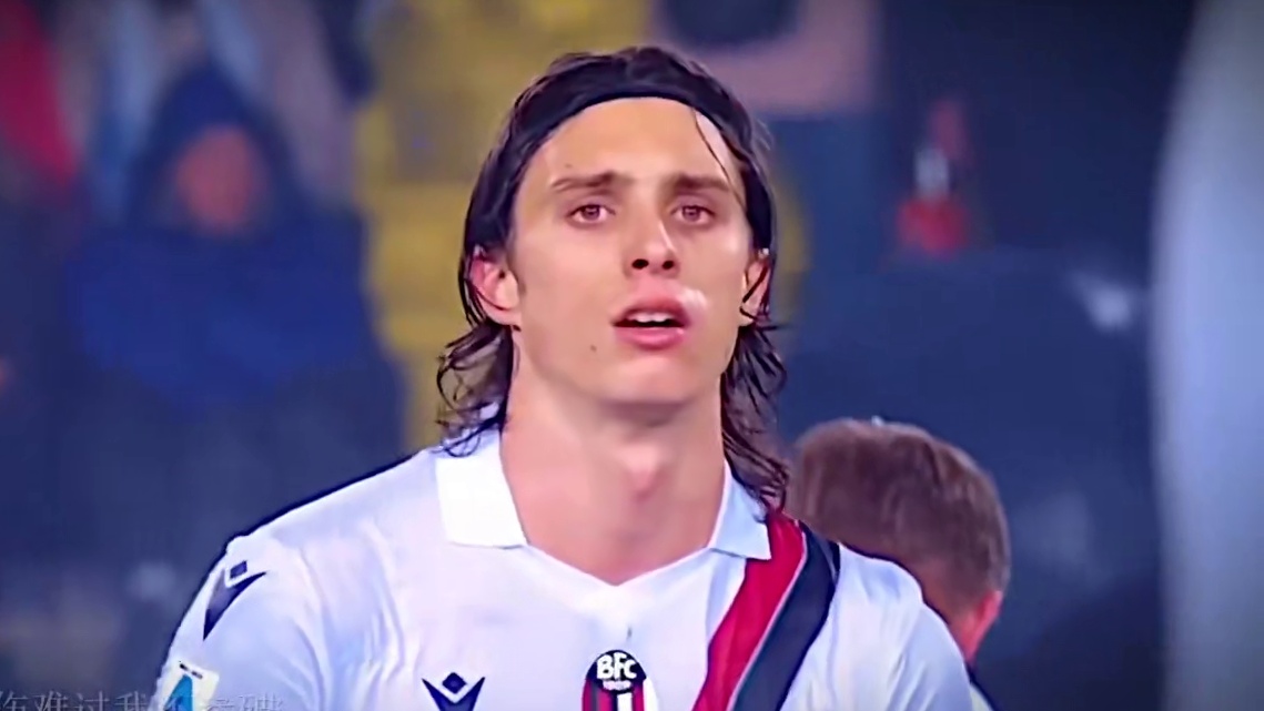 意大利，长发，中后卫