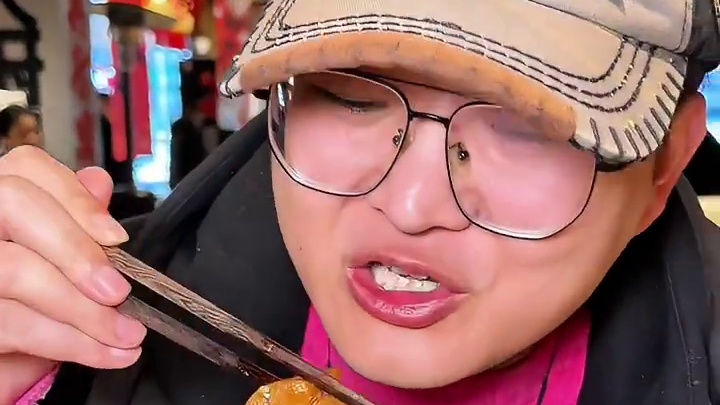 一二十吃饱，三四十吃好，估计也就温江这种地方才能做到吧，他家的肝腰合炒简直巴适，火候拿捏的太到位了#