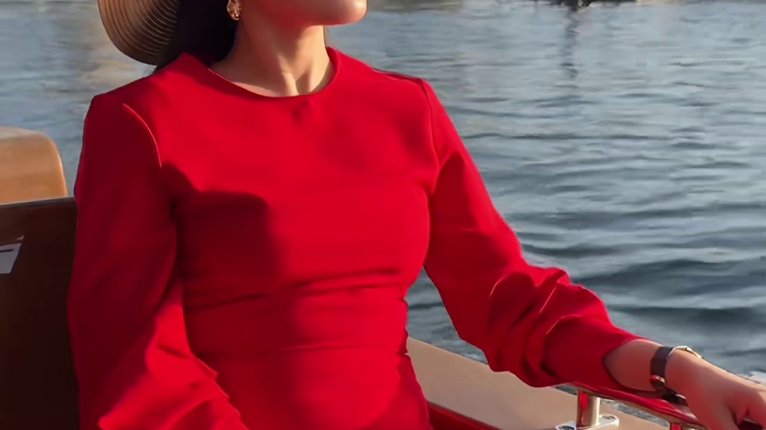 【老城city walk|迪拜真实的样子如这般】 纸醉金迷的迪拜，不仅有大家熟悉的“豪”，也有充满中