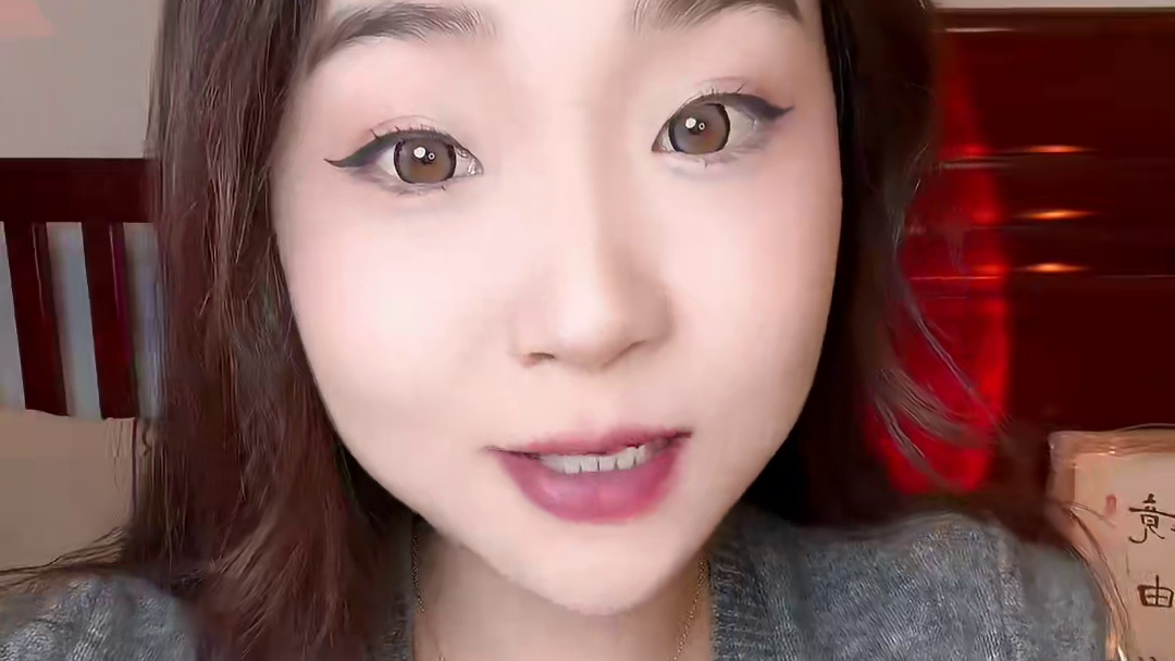 半熟芝士！！原味原味原味好吃！配料干净的！而且不会很甜哦，入口即化！
原味：37.5g/个 102大