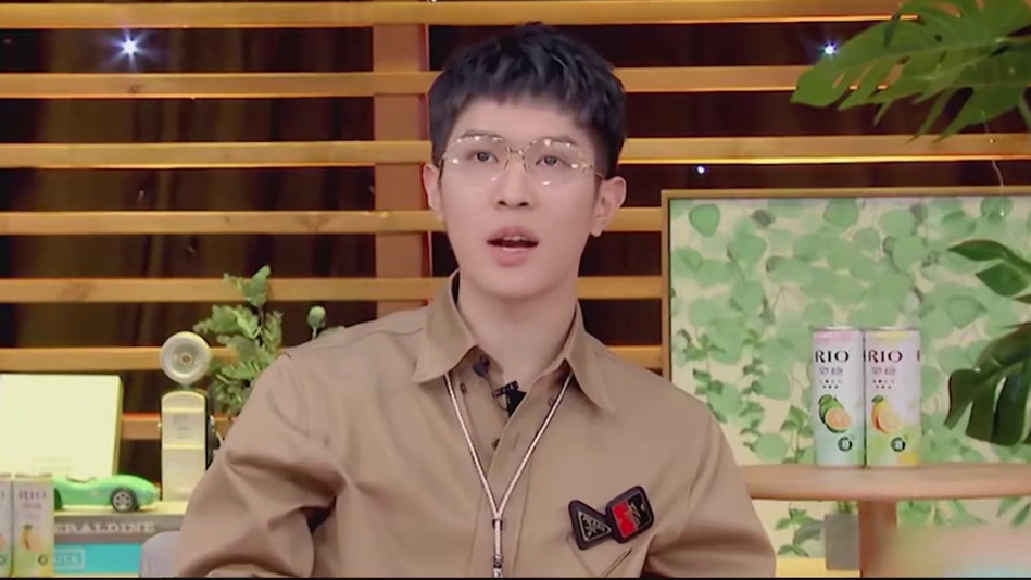 内娱真少爷马伯骞的独居生活，身上叠满小说男主buff的男人！