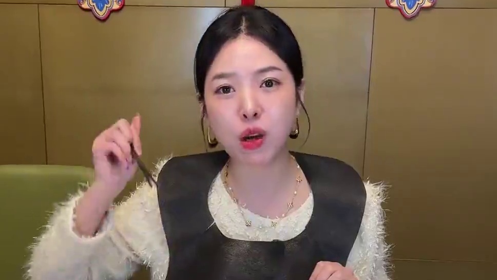 真的没有人能拒绝中国的美食，一到过年压力倍增#外国媳妇#燃#回家过年