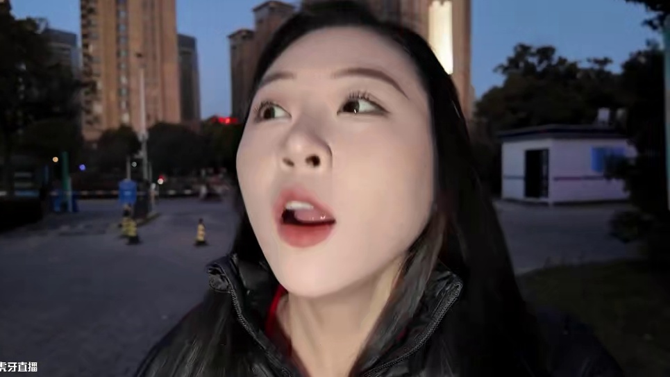 姐弟俩炫顶配火锅局！十个肥肠头、六盘牛肉吃不够，过年了对自己好点#火锅 #毛肚 #合肥美食 #重庆火