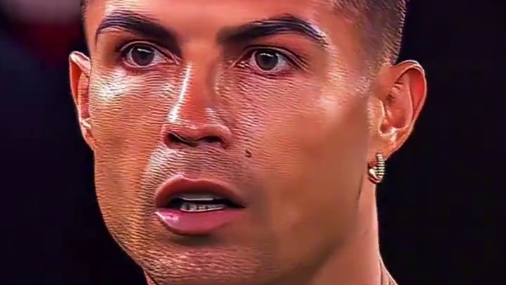 “春风若有怜花意 可否许我再少年” #C罗#足球