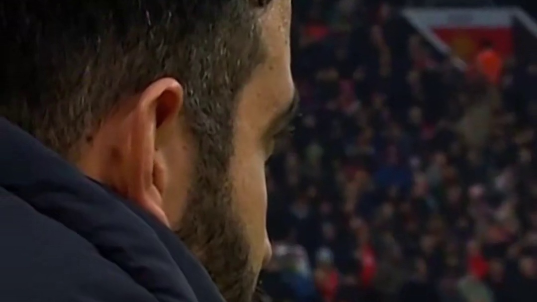 11场输了6场，这就是传说中的曼联救世主？ #足球