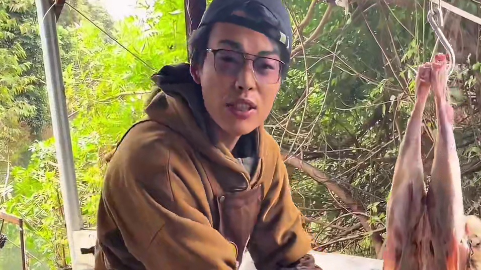 鲜羊现烤小狄随叫随到#上门烤全羊 #同城美食 #流动烤全羊 #活羊