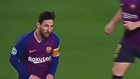 他不需要看球门在哪里