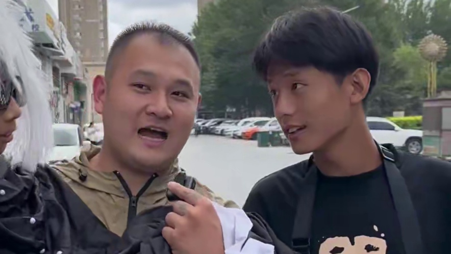 给他颜值打几分