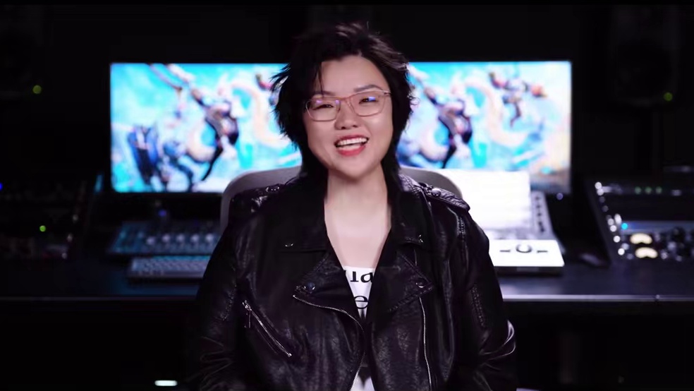 特别访谈开启！公测前夕，小决记录下了配音老师们的幕后花絮，来一起看看在他们的眼中，英雄和巅峰战场究竟