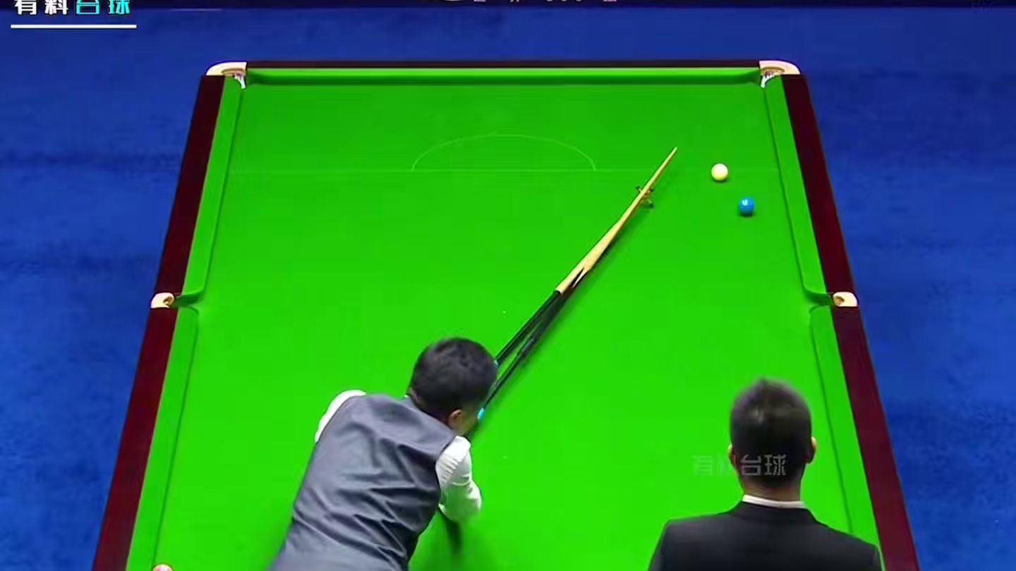 丁俊晖解球打进，看懵中国小将！ #全民杆法秀 #台球 #台球是一种生活 #斯诺克 #丁俊晖