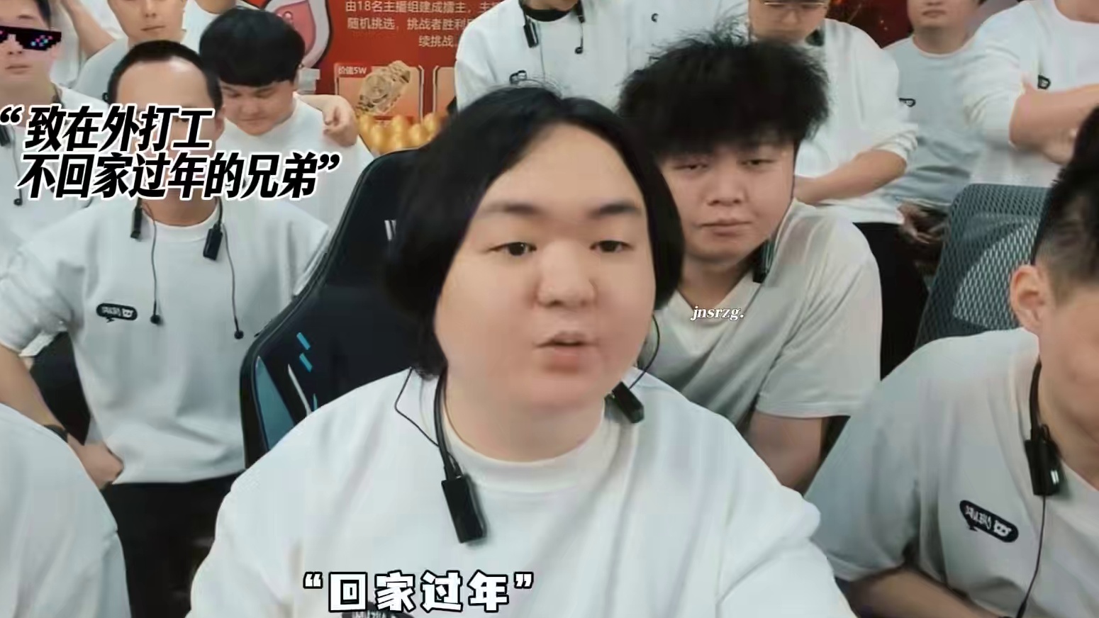 #陈伯全能王 “回家过年吧 家里还有关心你的人 还有爱你的人”#内容启发搜索