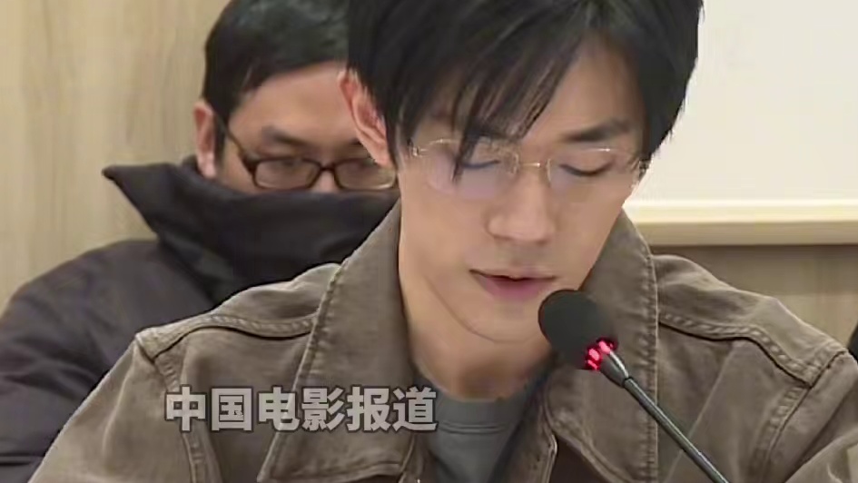 #电影小小的我研讨会 #易烊千玺 发言讲述自己和刘春和达到灵魂共振的过程，他说#电影小小的我 是他接