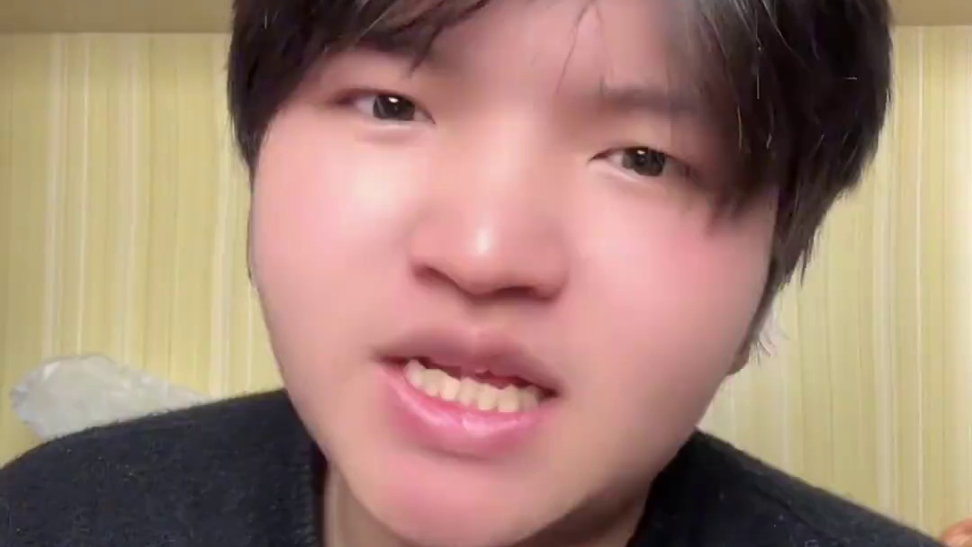 真我Neo7耐玩战神 国补香炸天只要1785！#真我neo7#耐玩战神