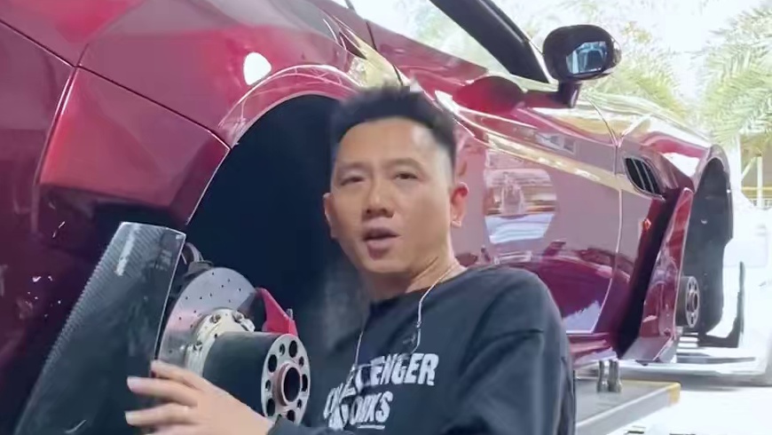 改了一年的法拉利终于搞好了… 