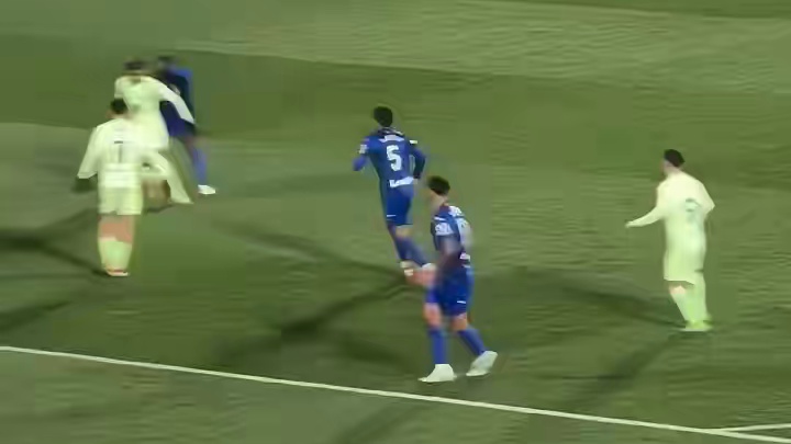 亚马尔只有踢皇马的时候才打鸡血