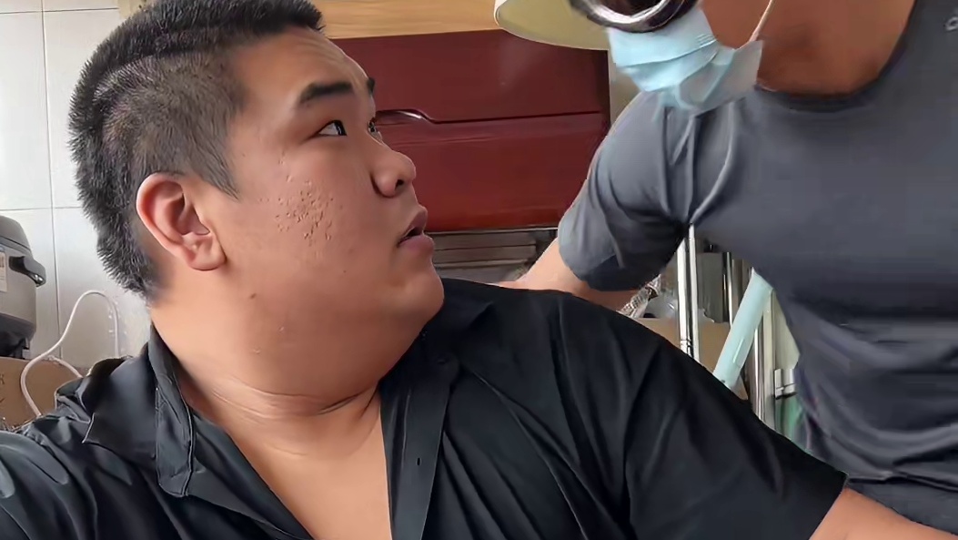 鲱鱼罐头配豆汁 那叫一个地道！！#鲱鱼罐头 #豆汁