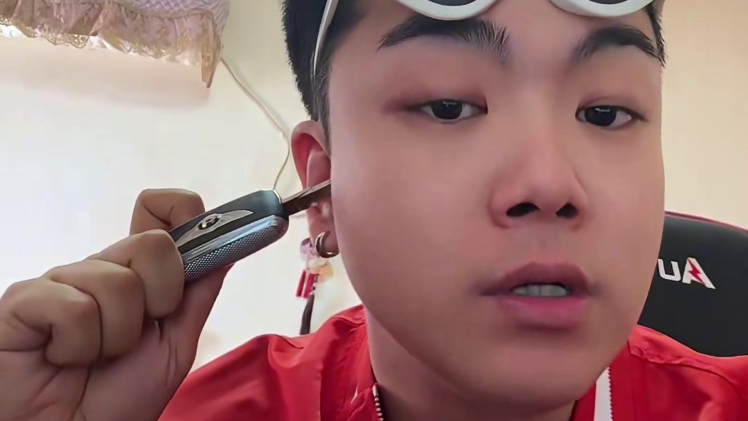 #金铲铲天选福星 #欧皇的气息 #金铲铲之战 #金铲铲皮肤 谁抽出来了？借我玩玩！