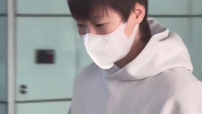 国乒模特队出征新加坡，口罩也遮盖不住的颜值啊！氛围感太强了！