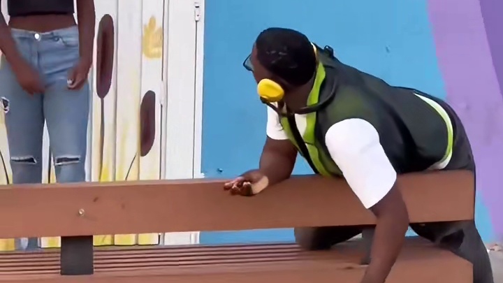 诙谐！老外恶搞笑到笑出鹅叫