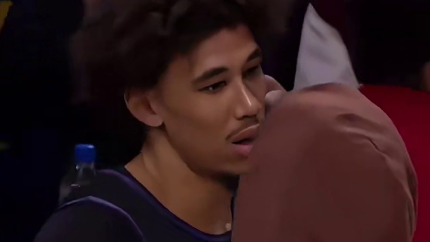 海斯终于复出，浓眉可以歇一歇了！万事俱备