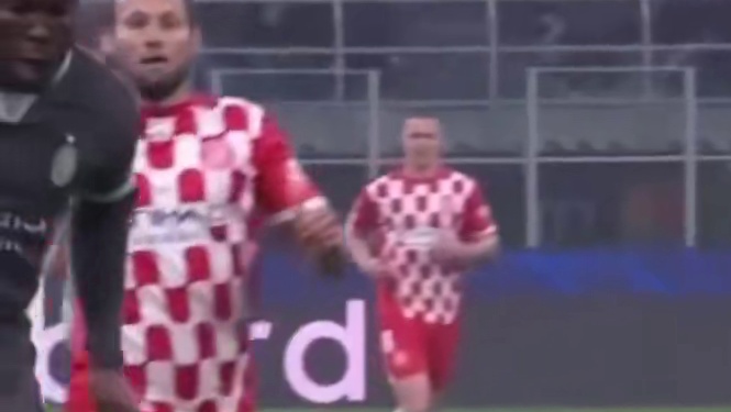 足球是不可以辜负的，足球的魅力很棒