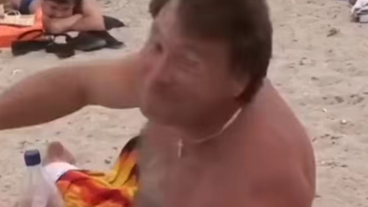 伯呀！笑到适应能力不堪一击像脆弱玻璃