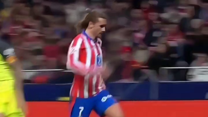 潇洒吊射！格列兹曼伤停补时锁定胜局