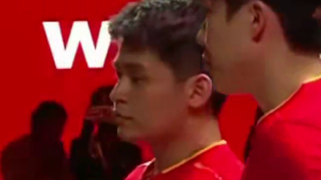 WTT新加坡大满贯，王楚钦林诗栋3比0周哲宇蔡邵恒晋级男双8强（11-6、12-10、11-4）连救