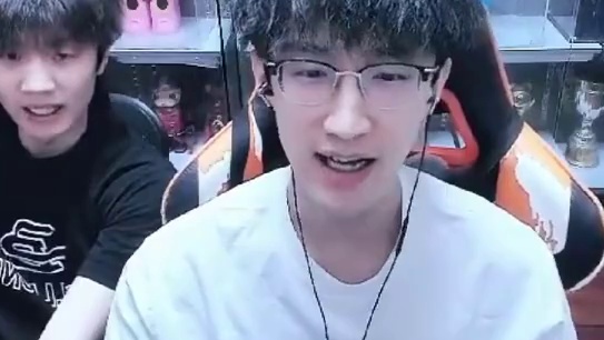 憋了两个月拉了坨大的？ 