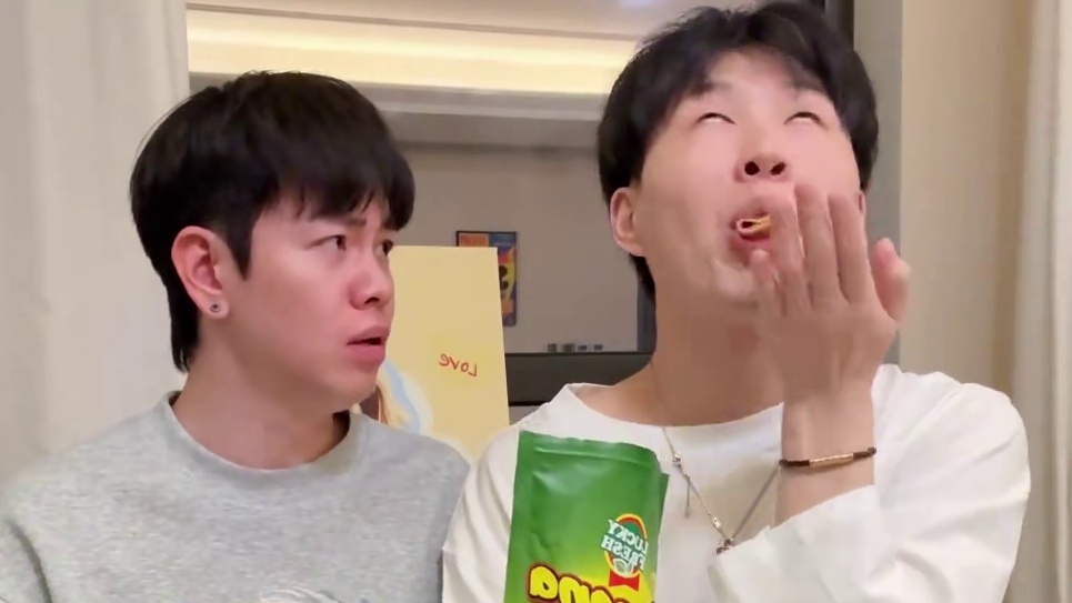 为了个口水不择手段 #搞笑 #日常