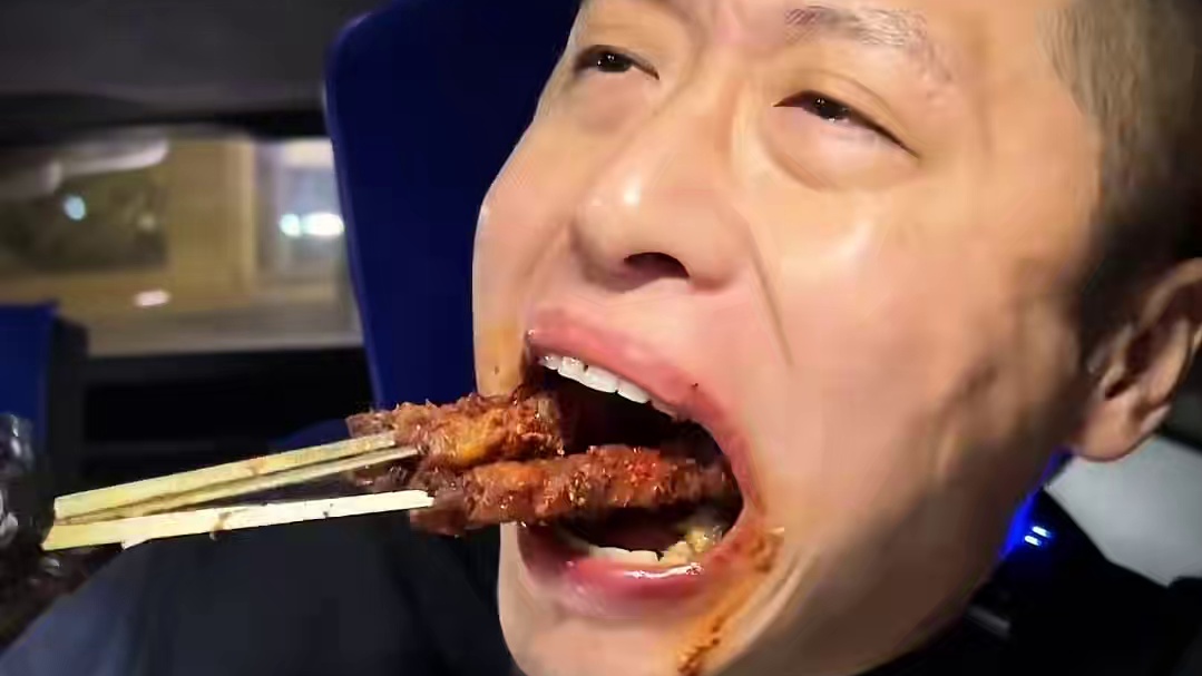 深夜东北小烧烤快乐水嘎嘎香 #东北烧烤 #深夜放毒 #大口吃肉的感觉真好 #妈呀太香了
