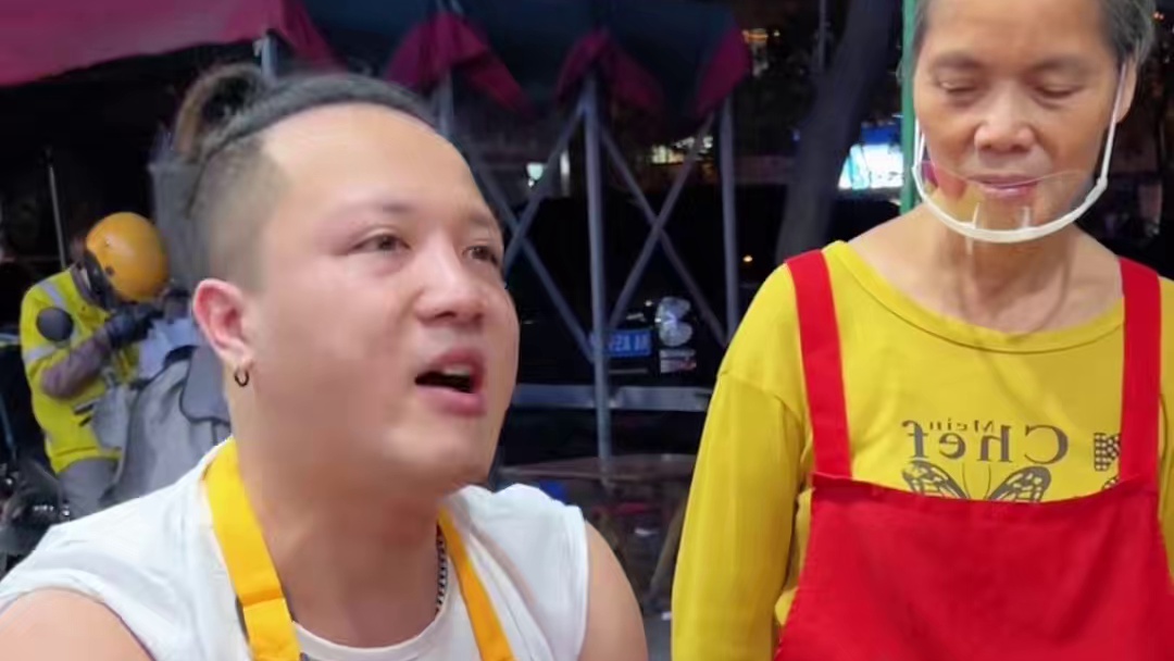 八戒挑战10碗爆辣，狂赚阿姨2000块~#螺蛳粉