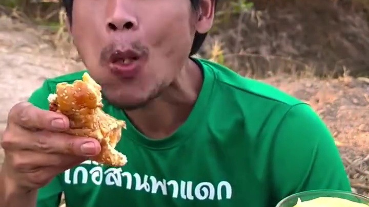 泰国美食 #东南亚美食 #泰国主播吃美食视频 #把家乡的味道分享给大家 #粗茶淡饭吃起香农村生活 #