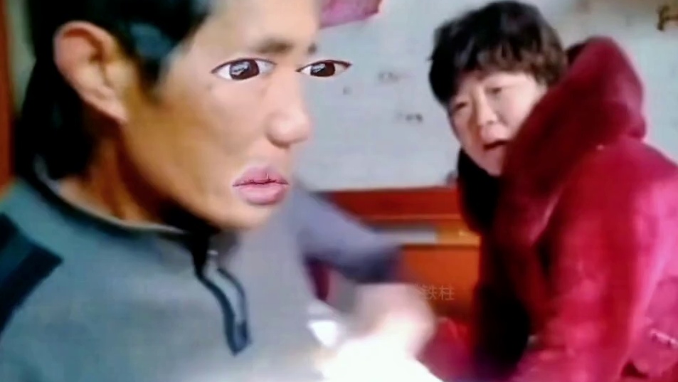 丈夫：暖在脚底，凉在心里#搞笑 #看一遍笑一遍 #万万想不到