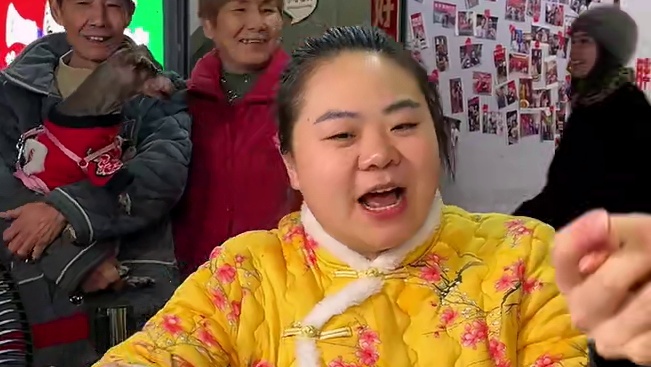 帅哥对胖妹家泡椒米线情有独钟，这次又来挑战1斤半米线，感觉是又辣又想吃！#泡椒米线 #米线 #美食