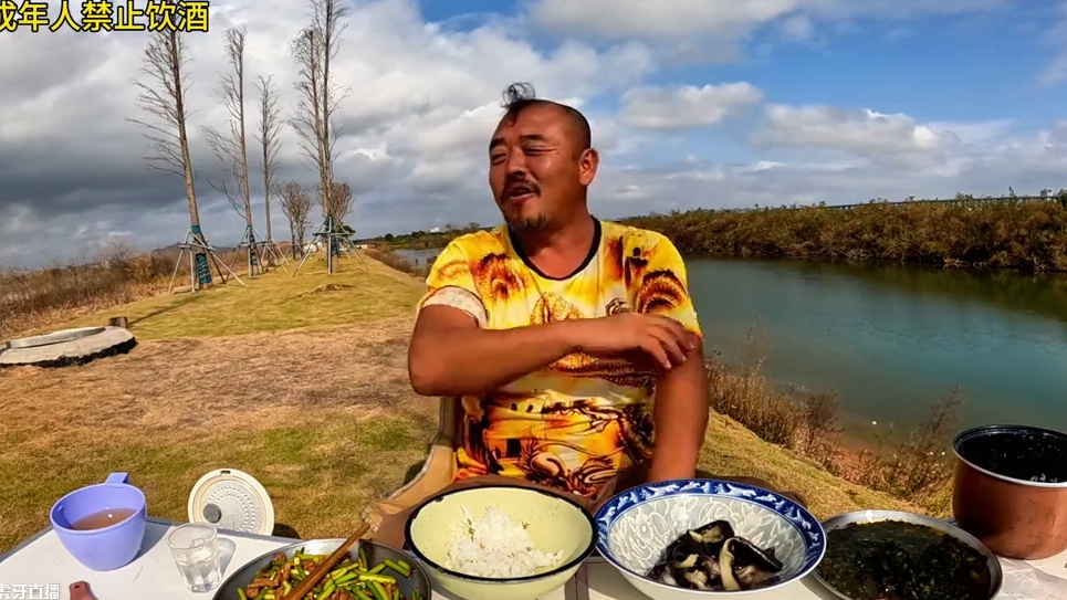 沙大厨在广东珠海宜居圣地，吃晚餐又高兴了，下集#露营美食 #户外生活