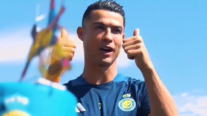 利雅得胜利全队为40岁C罗庆生