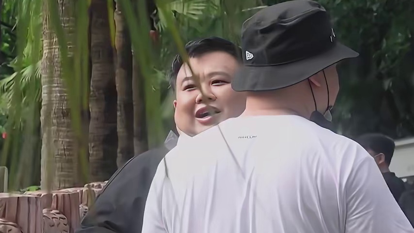 孙越时隔十多年重返动物园，没想到大象依旧听他召唤！