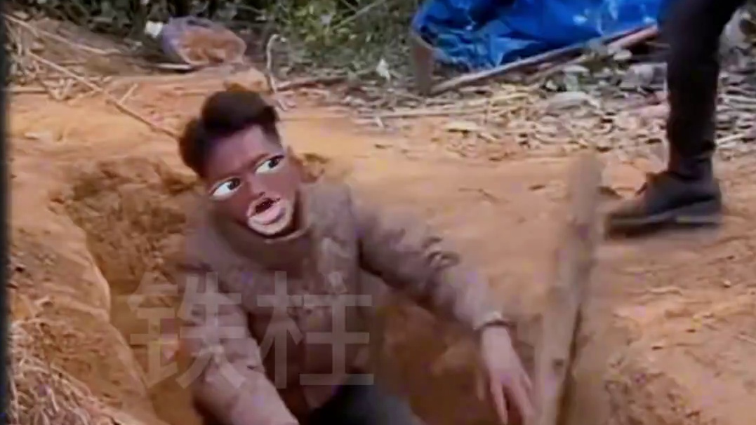 大哥：喂我发声#搞笑 #看一遍笑一遍 #万万想不到