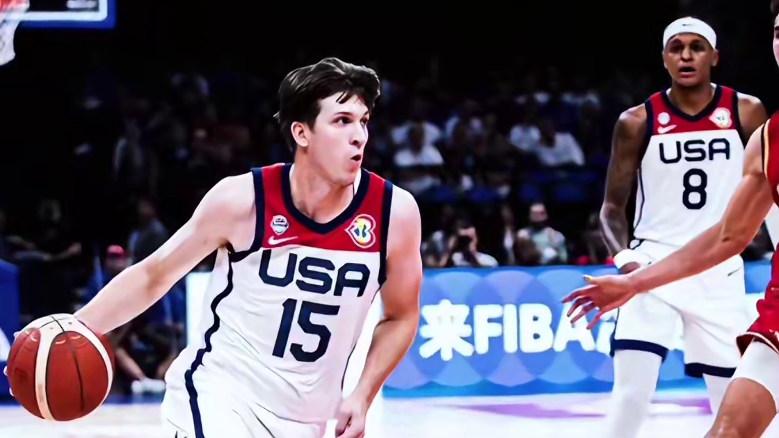 泪洒赛场！里夫斯世界杯赛场上的表现真的没的说，五项技能得到进化，湖人这边成为最大赢家