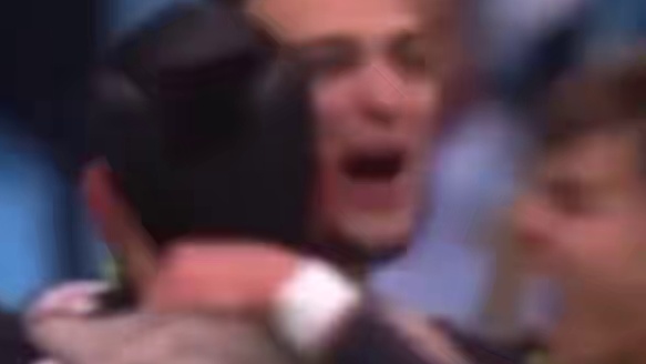 证明自己！安东尼门前原地摆脱灵巧兜射破门！斩获皇家贝蒂斯生涯首球！#足球