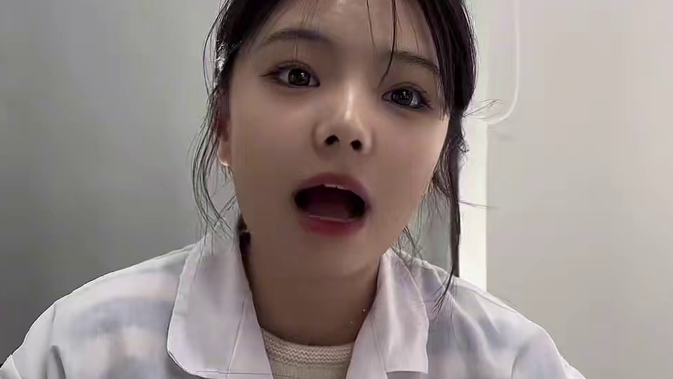 请选择你的英雄#一人分饰多角 #搞笑#抽象 #尴尬 #万万没想到