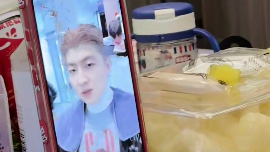 互相折磨… 寒假作业赶工…#你的寒假作业写完了吗