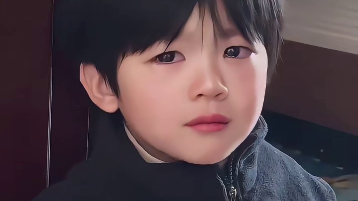 或许这些网友也是在拯救曾经的自己吧