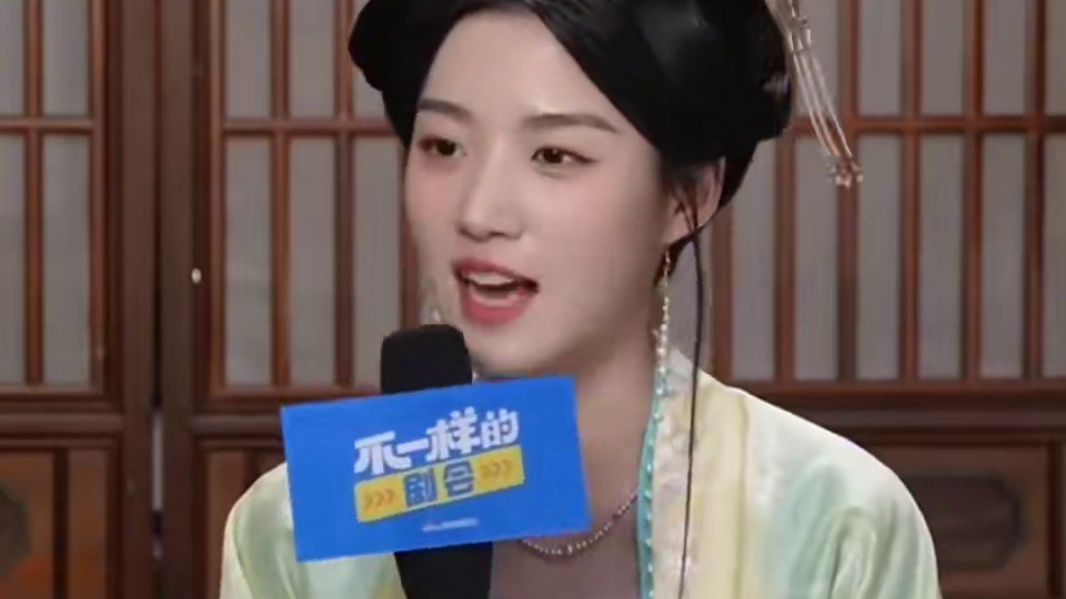 #卢昱晓说王星越的眼睛会说话 卢昱晓真的别太可爱了吧！！#卢昱晓