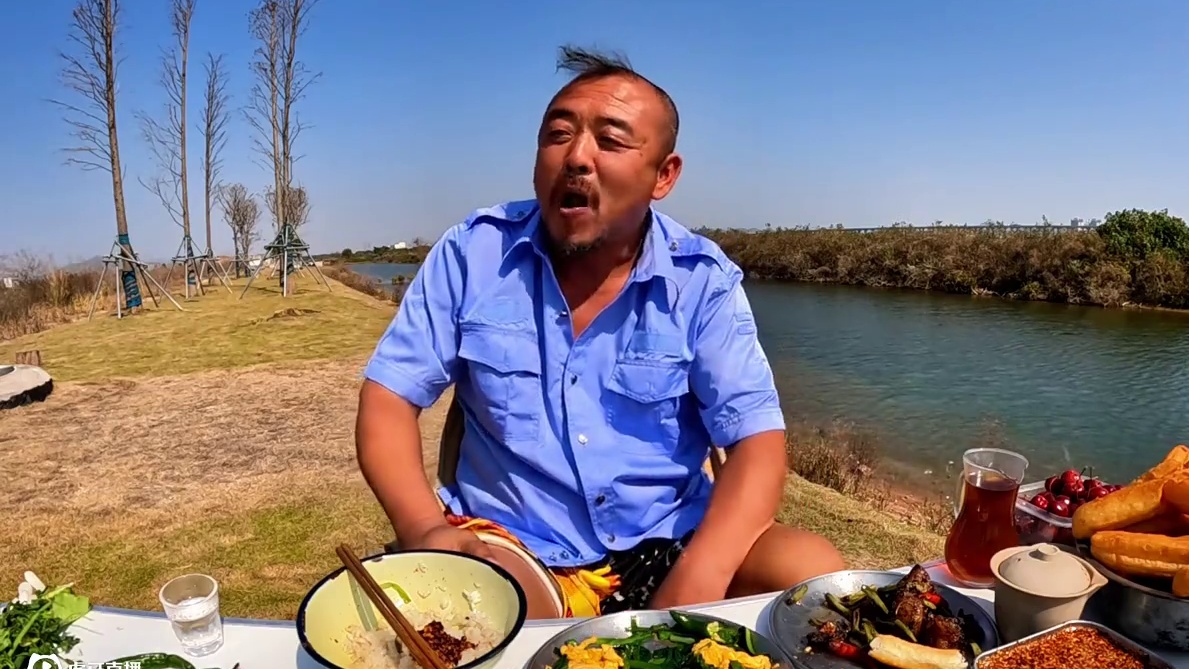 沙老师一个人爱流浪，山清水秀吃晚餐真得劲，中集#露营 #穷游