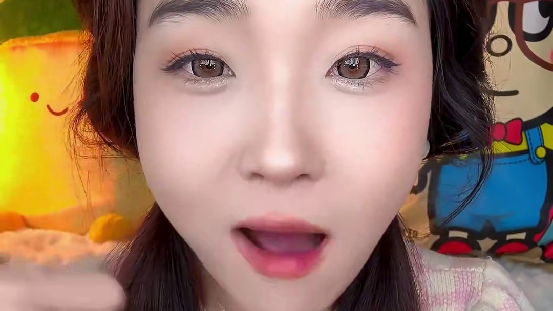 里面有两种主食哦！汤底是牛油的！中辣左右，辣辣的很好吃#速食美食 #灵魂宵夜 #嗦粉 #火锅粉面