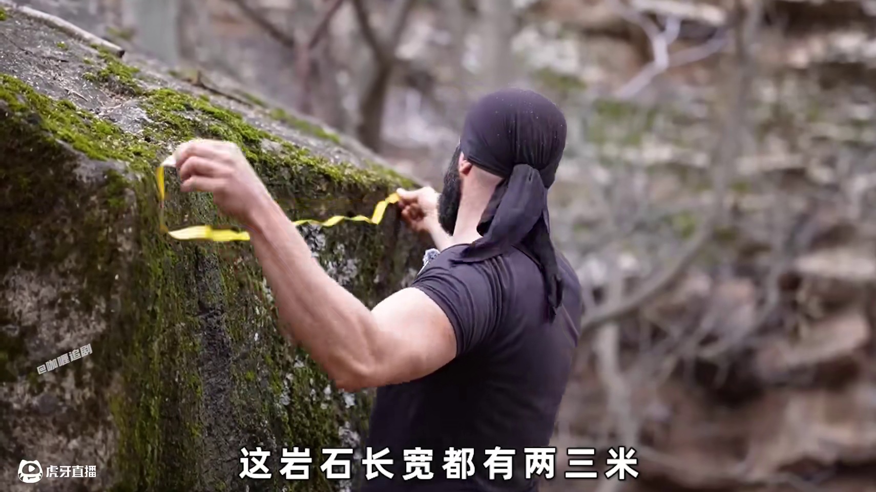 这是一个钓鱼佬看到就走不动路的庇护所#荒野建造#野外建造#野外生存#户外露营#庇护所建造